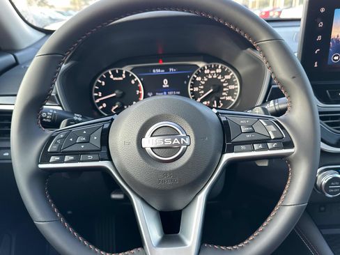 New 2025 Nissan Altima 2.5 SR w/ SR Premium Package image 20