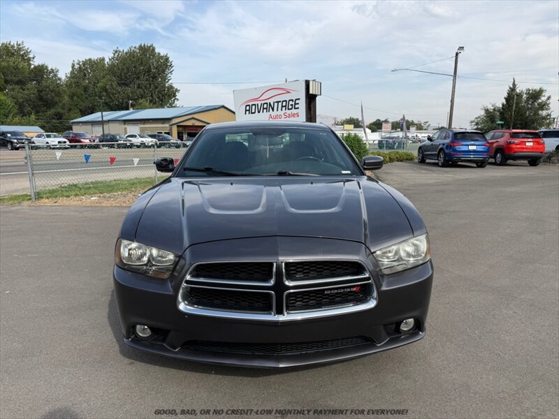 Used 2013 Dodge Charger SXT RWD image 2