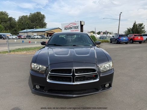 Used 2013 Dodge Charger SXT RWD image 2