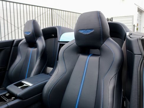 Used 2017 Aston Martin V12 Vantage S image 11