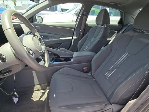 Used 2025 Hyundai Elantra SEL FWD image 8