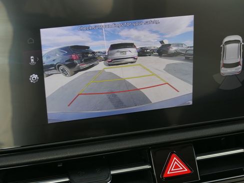 Used 2023 Kia Niro EX image 18