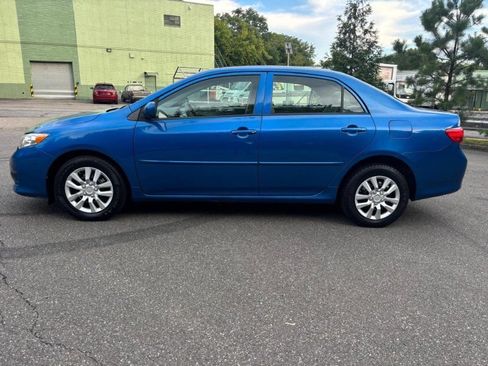 Used 2010 Toyota Corolla LE w/ All Weather Guard Pkg FWD image 2
