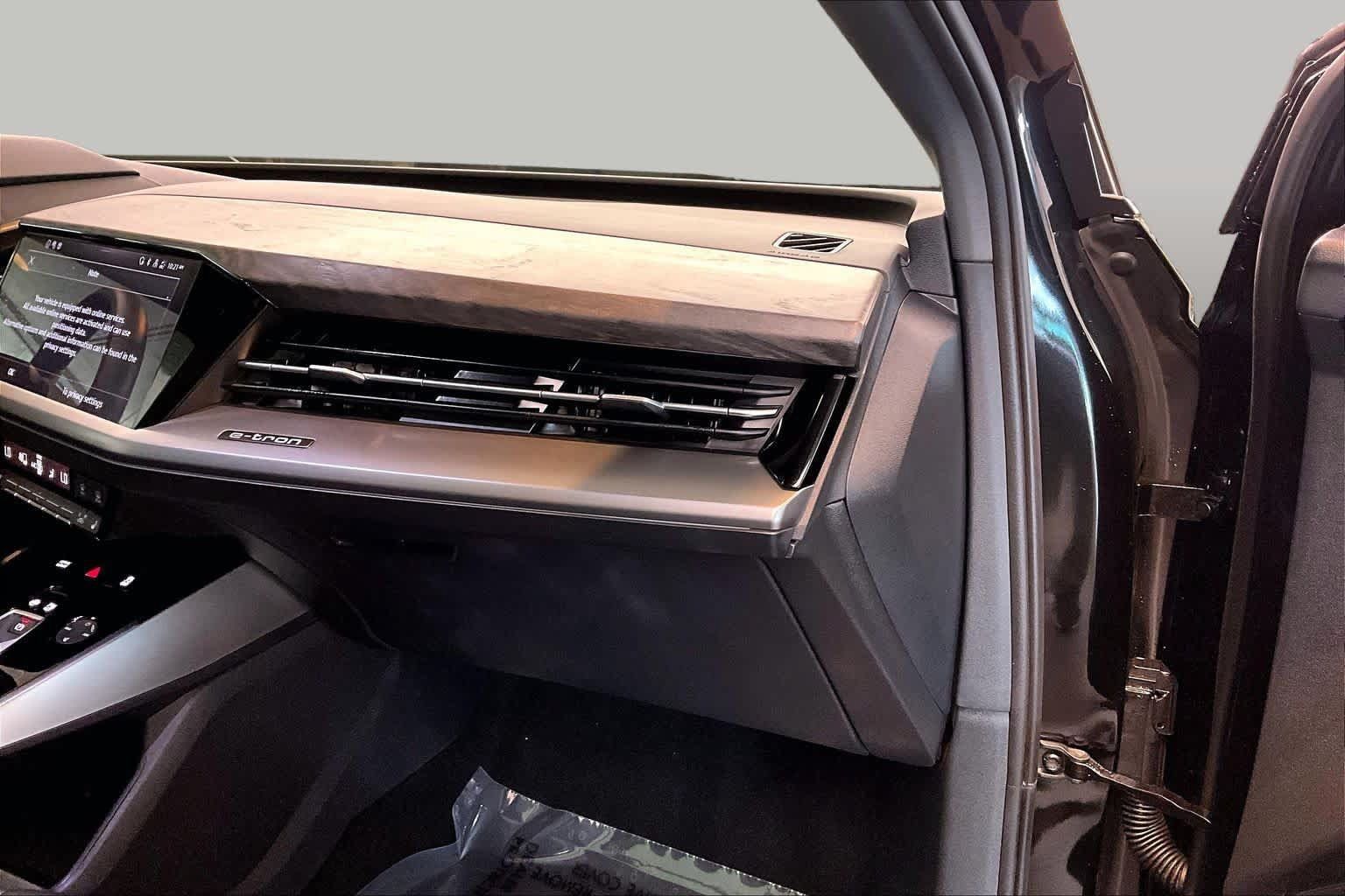Used 2025 Audi Q4 e-tron Premium Plus w/ Premium Plus AWD/4WD image 18