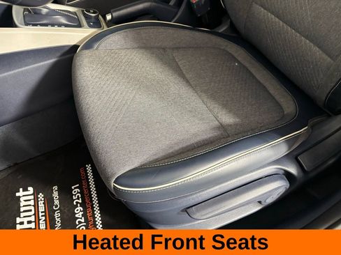 Used 2022 Hyundai Venue Limited image 10