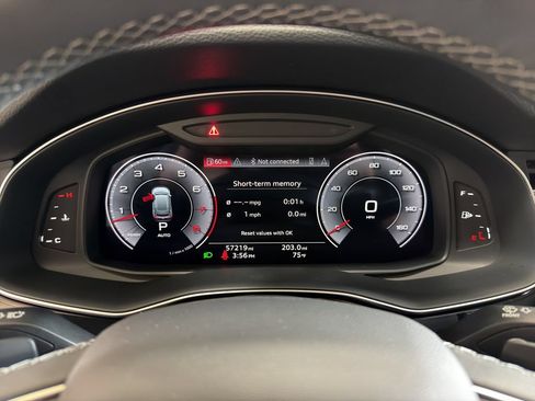 Used 2023 Audi Q8 Premium w/ Convenience Package AWD/4WD image 5