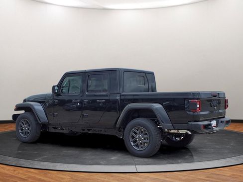 New 2026 Jeep Gladiator Sport image 14