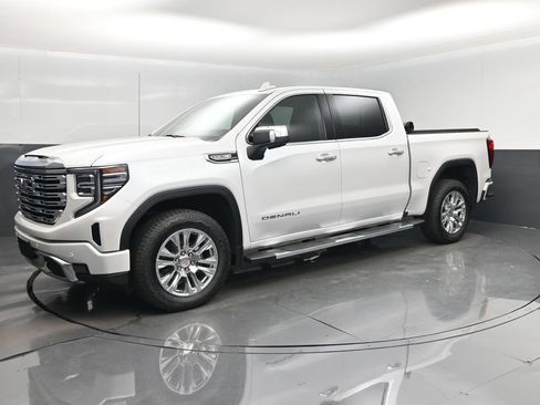 Used 2025 GMC Sierra 1500 Denali w/ Technology Package AWD/4WD image 22