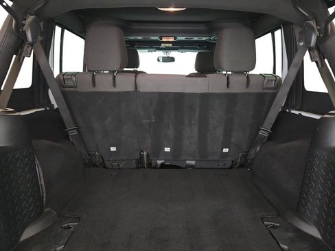 Used 2018 Jeep Wrangler Unlimited Sport S image 25