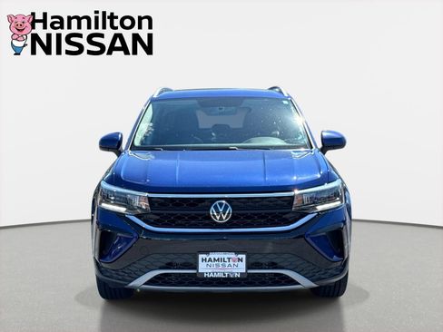 Used 2022 Volkswagen Taos SE FWD image 6