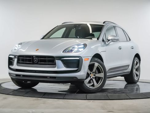 Certified 2023 Porsche Macan AWD/4WD image 1