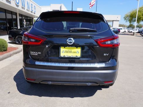 Used 2020 Nissan Rogue Sport SV w/ Technology Package image 5