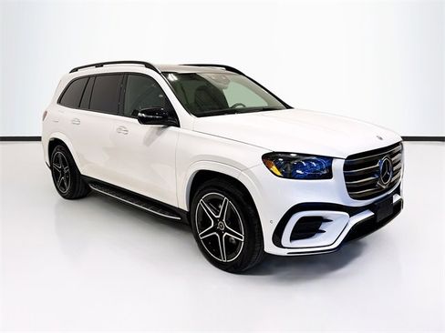 Certified 2025 Mercedes-Benz GLS 450 4MATIC image 3