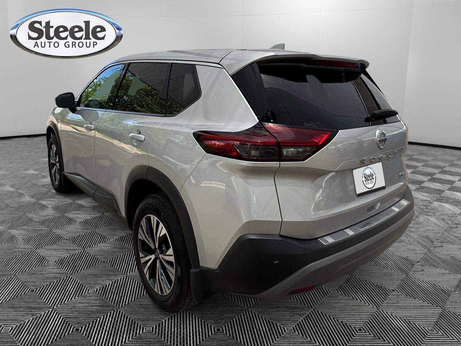 Used 2021 Nissan Rogue SV FWD image 3