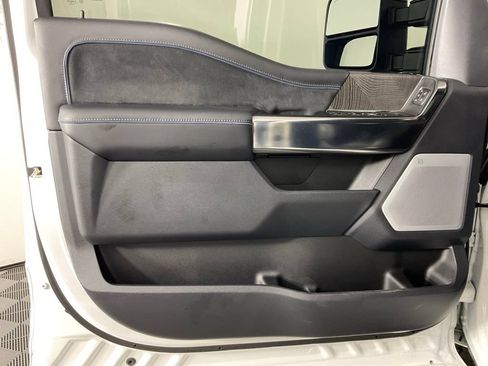 Certified 2025 Ford F250 Platinum w/ FX4 Off-Road Package AWD/4WD image 12