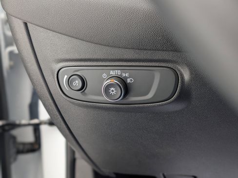 Used 2023 Chevrolet Equinox RS image 25