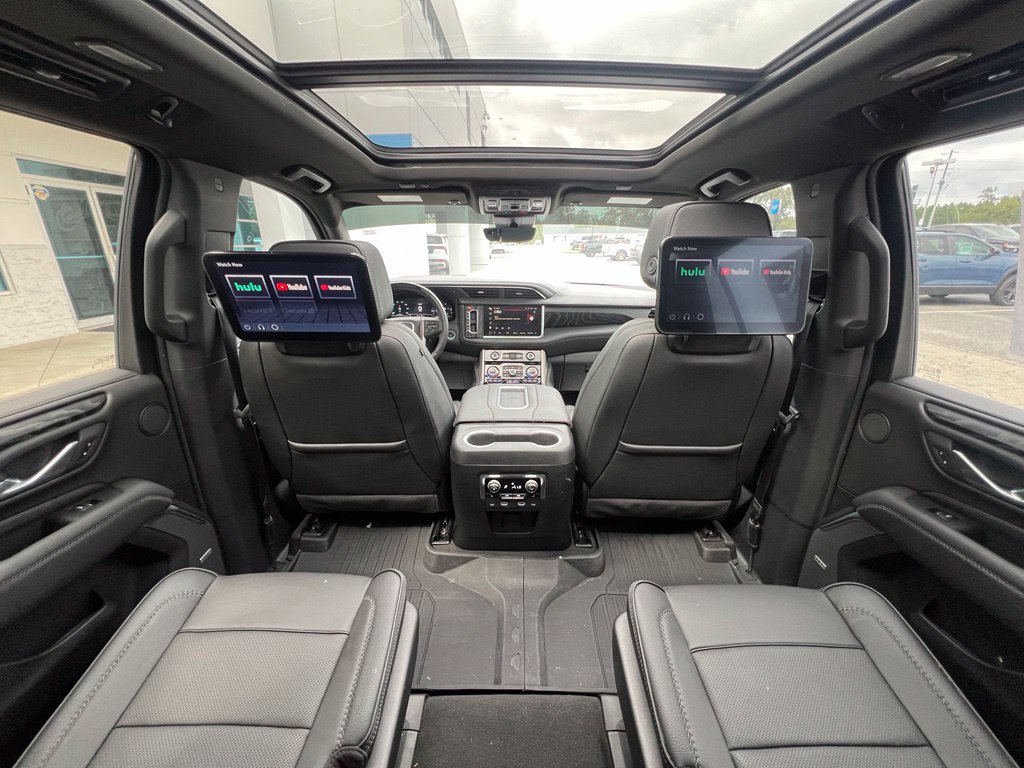 Used 2024 GMC Yukon Denali w/ Advanced Technology Package AWD/4WD image 15