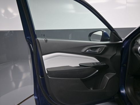 Certified 2024 Chevrolet Trax LT w/ Driver Confidence Package image 12