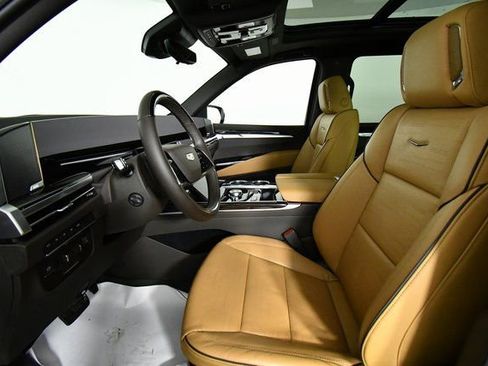 Used 2026 Cadillac Escalade ESV Luxury w/ LPO, Floor Liner Package image 11