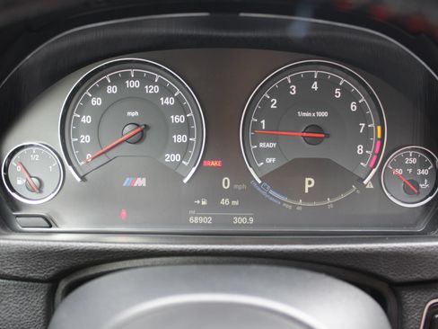 Used 2018 BMW M4 Coupe RWD image 12