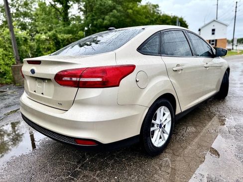 Used 2017 Ford Focus SE w/ Cold Weather Package FWD image 3