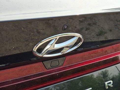 Used 2023 Hyundai Elantra SEL FWD image 11