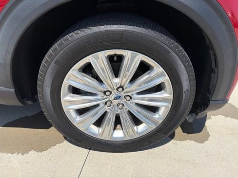 Used 2023 Ford Explorer Limited w/ Equipment Group 301A AWD/4WD image 13