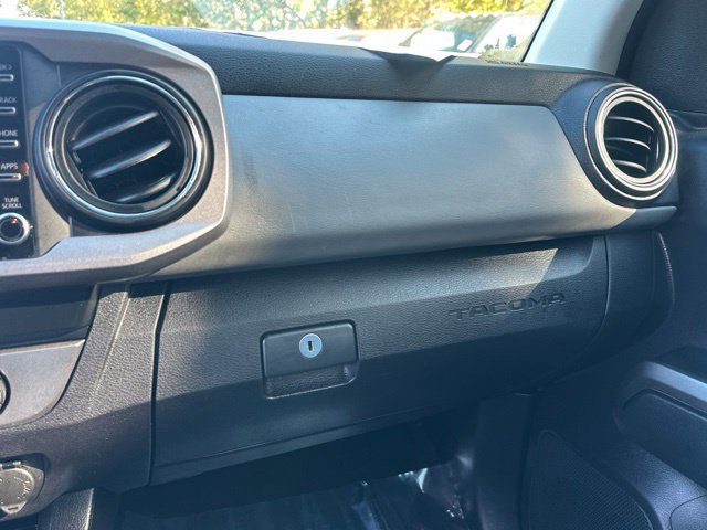Used 2020 Toyota Tacoma SR5 w/ Technology Package AWD/4WD image 4