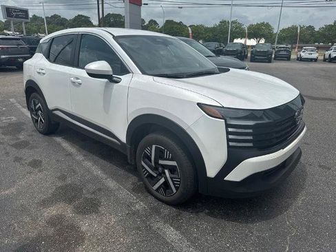 Certified 2025 Nissan Kicks SV FWD image 4