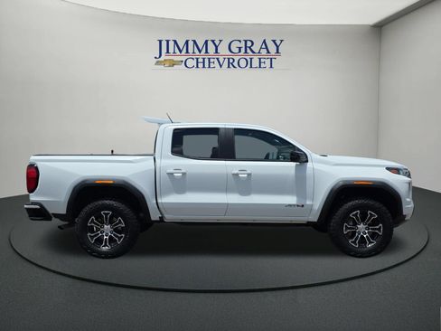 Used 2024 GMC Canyon AT4 AWD/4WD image 6
