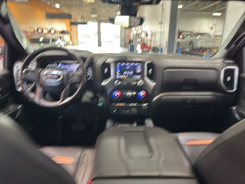 Used 2020 GMC Sierra 1500 AT4 w/ AT4 Premium Package AWD/4WD image 15