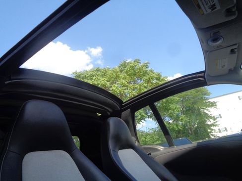 Used 2013 smart fortwo passion RWD image 16