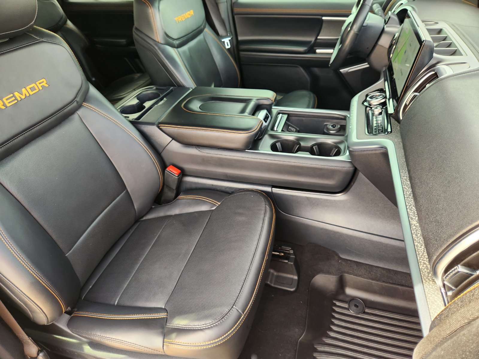 Used 2025 Ford Expedition Tremor AWD/4WD image 15