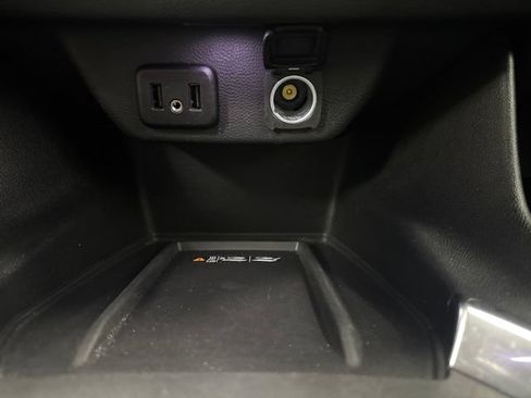Used 2023 Chevrolet Traverse LT FWD image 18