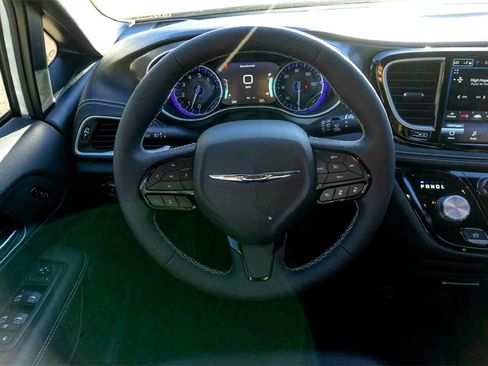 New 2026 Chrysler Pacifica Select w/ S Appearance Package image 22