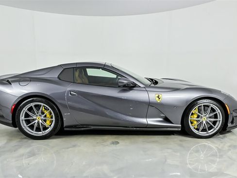 Used 2023 Ferrari 812 GTS RWD image 15