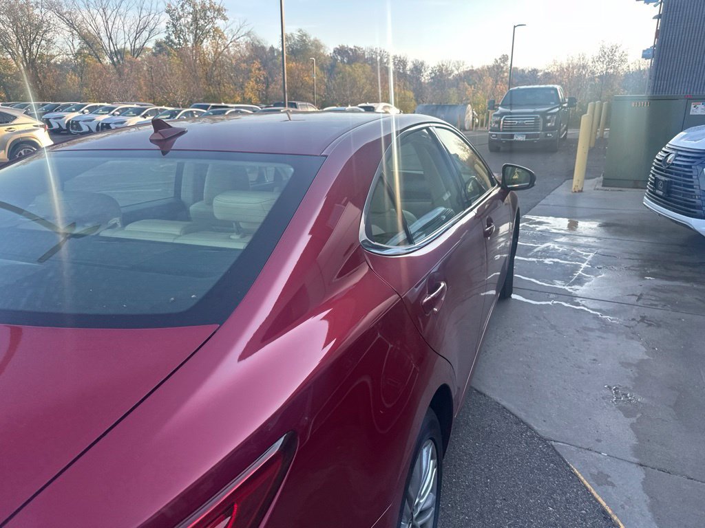 Used 2013 Lexus ES 350 w/ Luxury Pkg FWD image 11