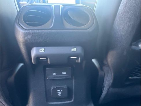 Used 2025 Jeep Gladiator Rubicon AWD/4WD image 11