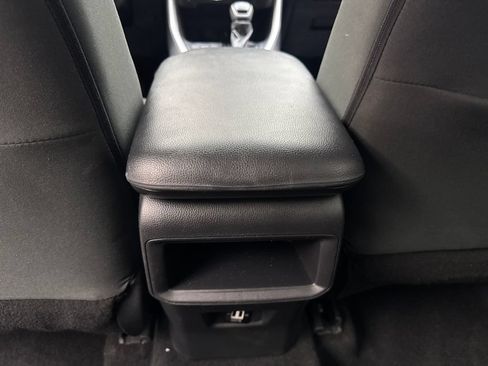 Used 2021 Toyota RAV4 LE FWD image 70