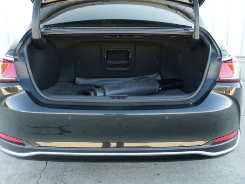 Used 2023 Lexus ES 300h w/ Premium Package image 9