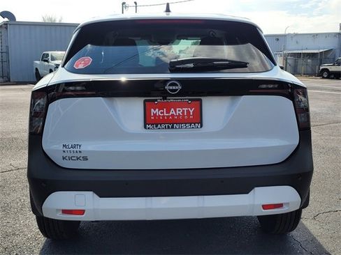 New 2026 Nissan Kicks S image 4