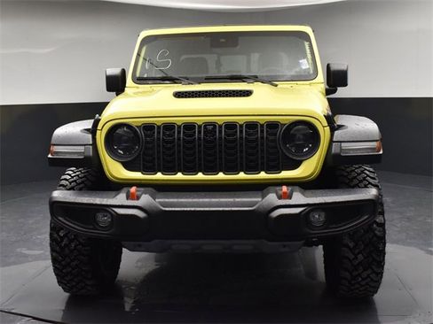 Used 2024 Jeep Gladiator Mojave w/ Technology Group image 3