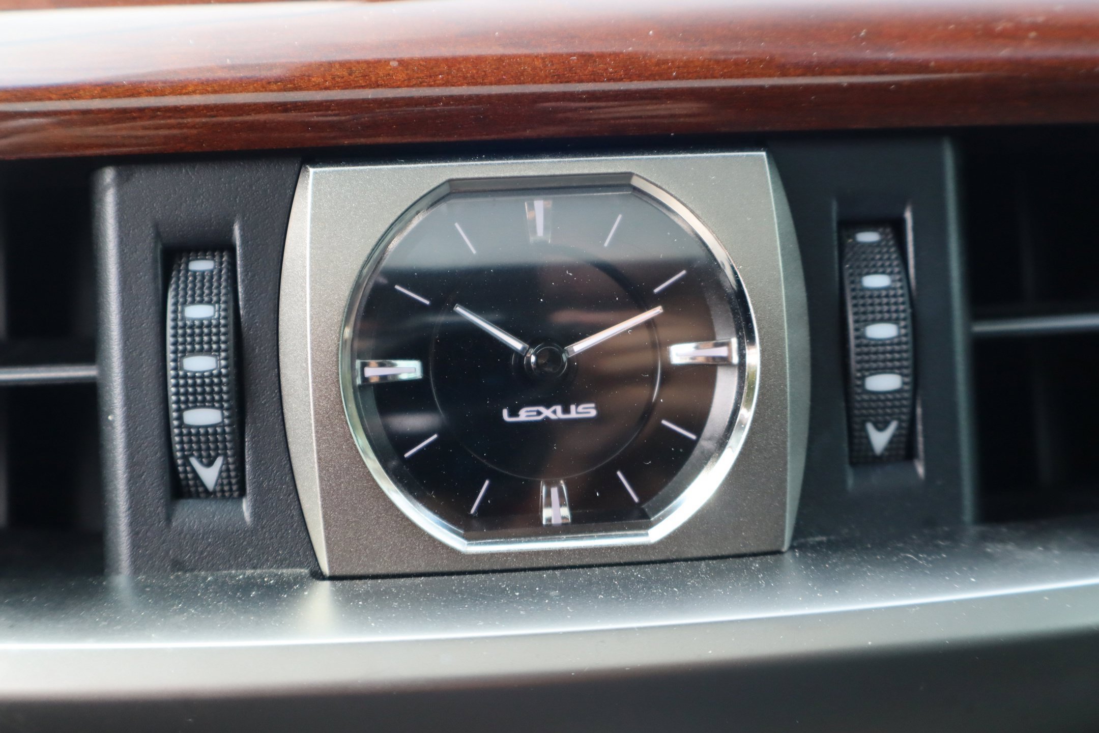 Used 2019 Lexus LX 570 4WD w/ Luxury Package image 25