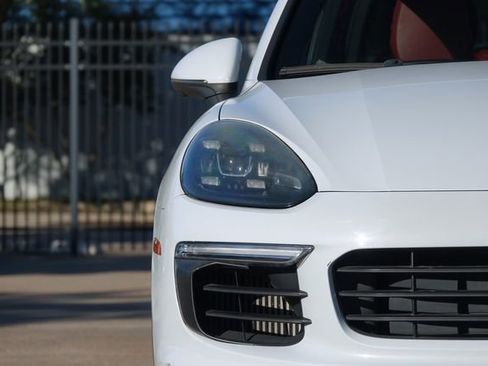 Used 2016 Porsche Cayenne S w/ Premium Plus Package image 5