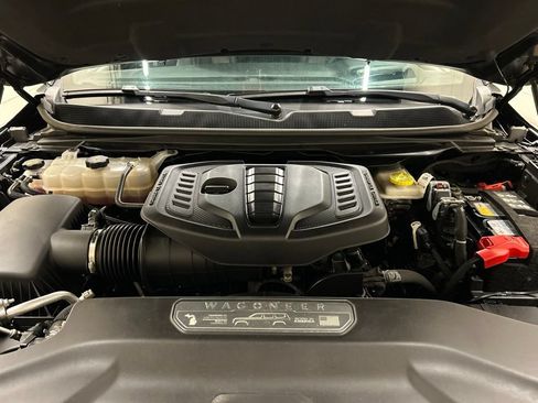 Used 2024 Jeep Wagoneer Series II w/ Convenience Group I AWD/4WD image 18