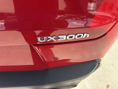 Certified 2025 Lexus UX 300h FWD image 25