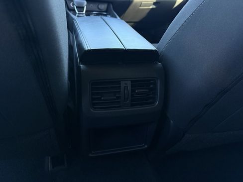 Used 2023 Nissan Rogue S image 26