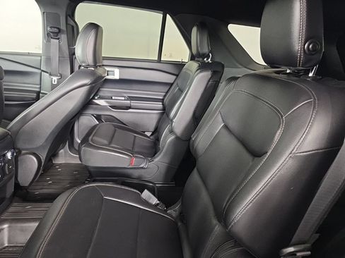 Used 2020 Ford Explorer XLT w/ Equipment Group 202A AWD/4WD image 27