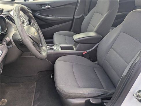 Used 2018 Chevrolet Cruze LT FWD image 16