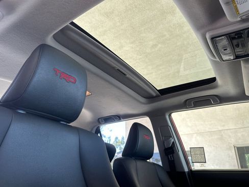 Used 2019 Toyota 4Runner TRD Off-Road Premium AWD/4WD image 19